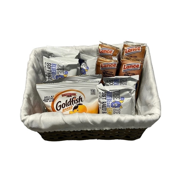 SET OF 2 BASKETS WITH LINER Woven Rattan/Whicker over metal Like new - Picture 3 of 11